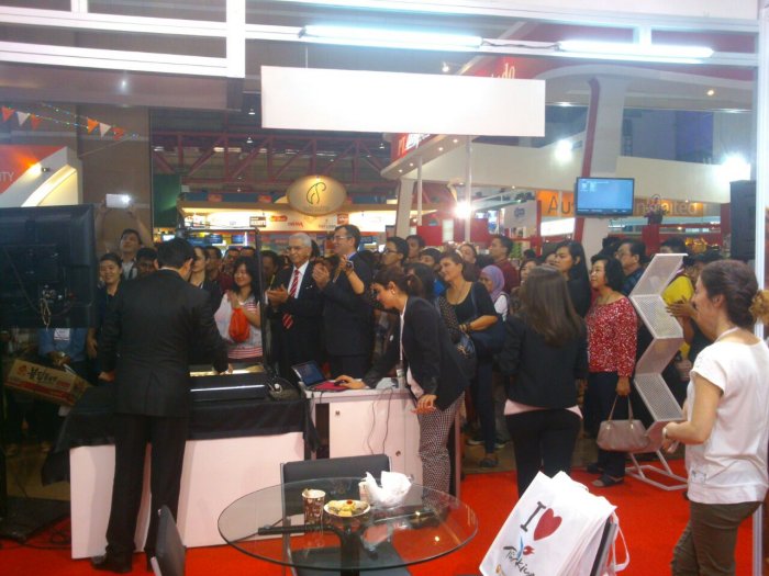 Un ve Unlu Mamuller Tanıtım Grubu Food&Hotel Indonesia 2015 Fuarı'nda